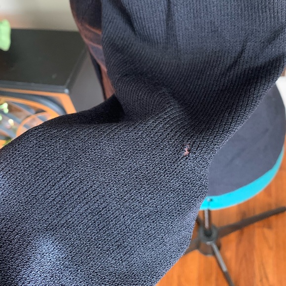 ST. JOHN COLLECTION Santana Knit Navy Blazer Sz 10 with matching skirt - Picture 5 of 15